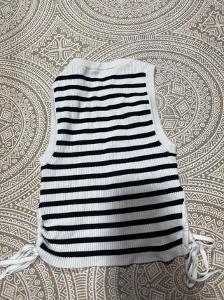 Top rayas Bershka lazos laterales Talla S
