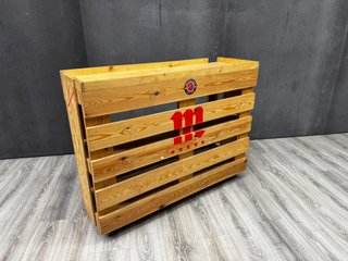 Barra móvil madera con ruedas