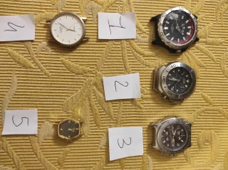 Lotto TRE: 5 orologi