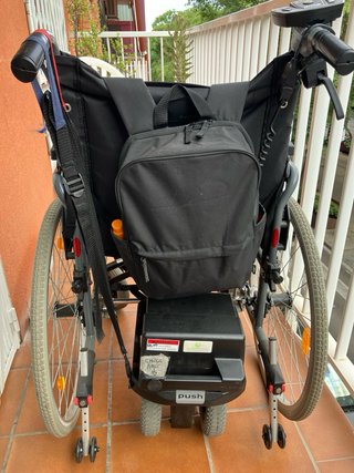 Silla de ruedas con motor, plegable