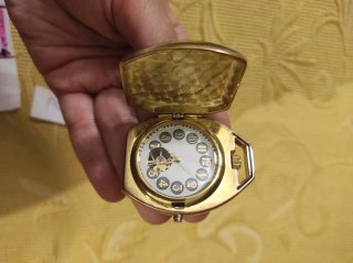 Lotto QUATTRO: 2 orologi