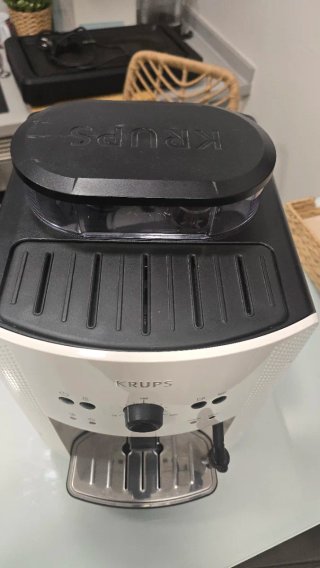 Cafetera Krups Essential EA810570
