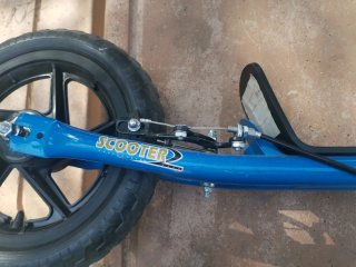 Patinete azul