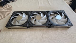 Lian Li UNI FAN SL-INF 120 + Controladora