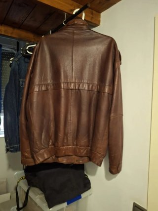 Chaqueta de cuero marrón
