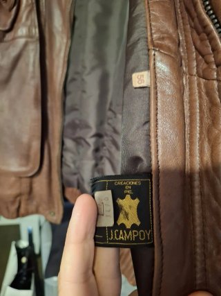 Chaqueta de cuero marrón