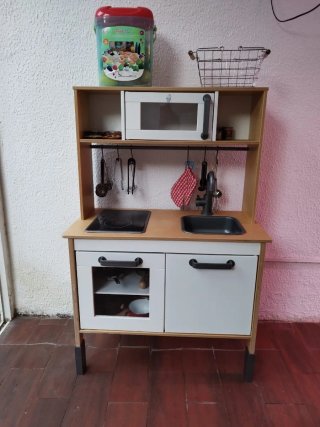 Cocinita IKEA DUKTIG madera + accesorios