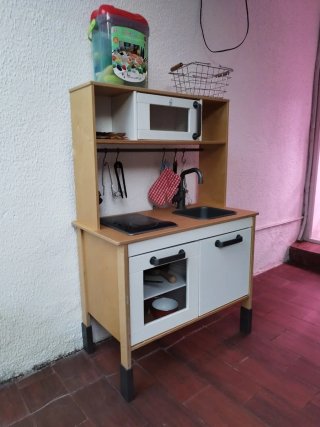 Cocinita IKEA DUKTIG madera + accesorios