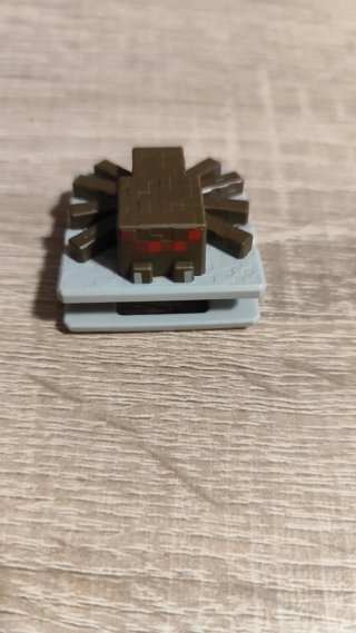 Araña Minecraft Kinder Sorpresa