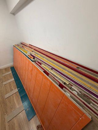 Paneles de madera de colores para pared