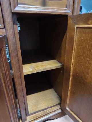 Mueble de baño de madera y mármol