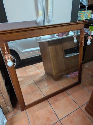 Mueble de baño de madera y mármol