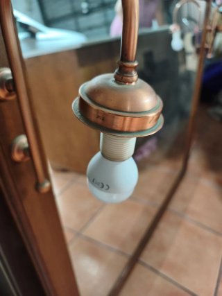 Mueble de baño de madera y mármol