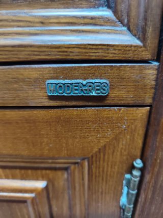 Mueble de baño de madera y mármol