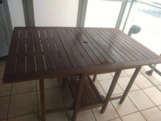Mesa de madera para interior/exterior