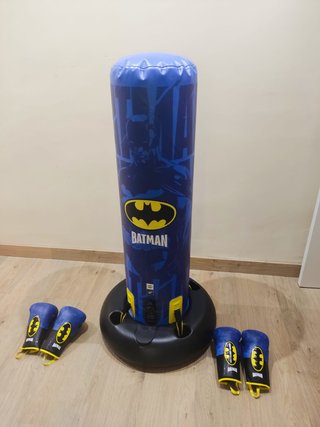 Saco de boxeo Batman con 2 pares de  guantes
