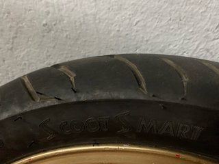 Llanta con neumático cámara y disco Yamaha tzr 125