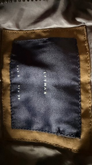 Chaqueta con capucha y pelo