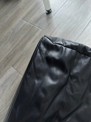 Bolso negro acolchado