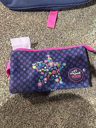 Mochila escolar azul y rosa con estrellas