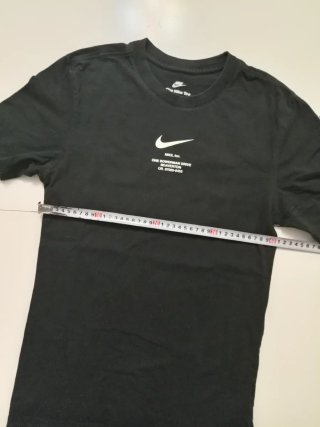 Camiseta Nike Swoosh By Nike Negra