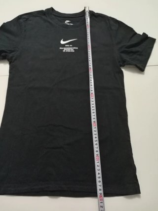 Camiseta Nike Swoosh By Nike Negra