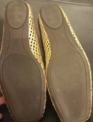 Bailarinas doradas caladas Zara