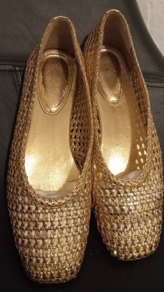 Bailarinas doradas caladas Zara
