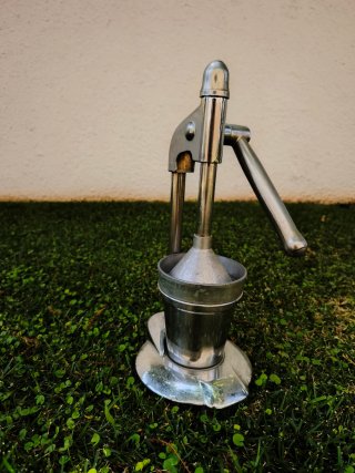 Exprimidor Manual Metálico