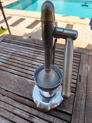 Exprimidor Manual Metálico