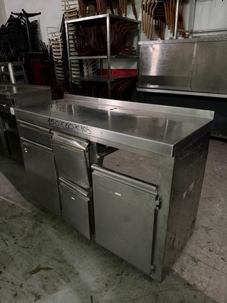 Mueble de cafe industrial 150x60x105