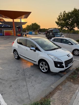 Peugeot 3008 2011