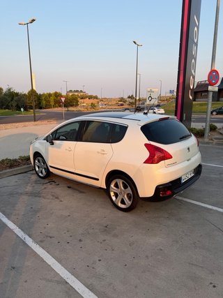Peugeot 3008 2011
