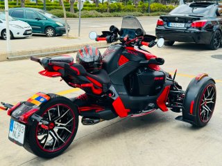 Can-Am Ryker Rally Trike Negro/Rojo