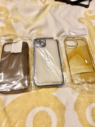 Confezione da 7 nuove custodie per iPhone 13