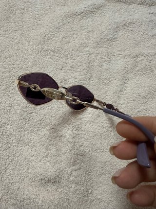 Gafas de sol Guess moradas