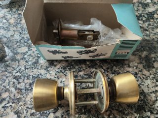 Pomos de puerta TESA laton y Amig inoxidable