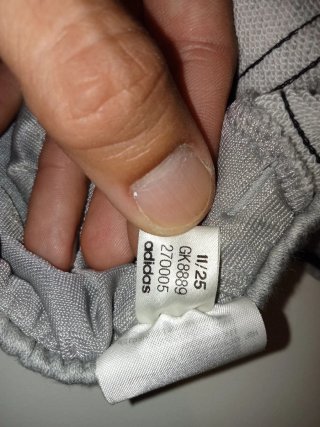 Pantalón Adidas Gris