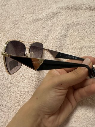 Gafas de sol Guess doradas y grises