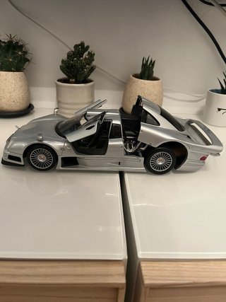 Mercedes CLK GTR 1/18 Maisto