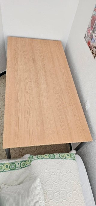 Mesa de oficina madera y metal