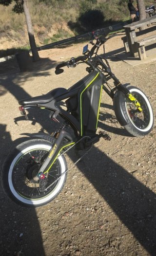 Bicicleta Eléctrica VSETT Negra y Amarilla