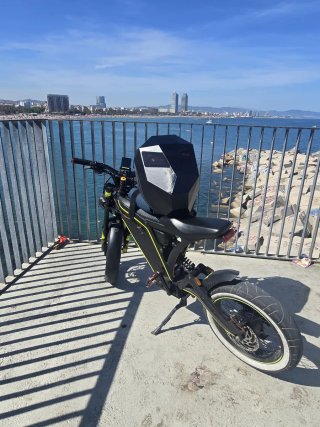 Bicicleta Eléctrica VSETT Negra y Amarilla