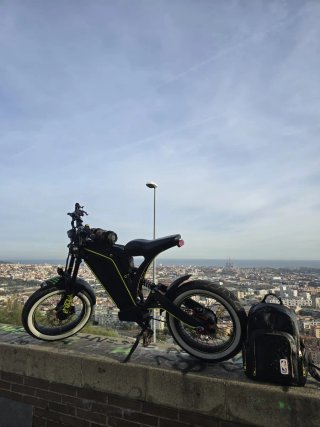 Bicicleta Eléctrica VSETT Negra y Amarilla