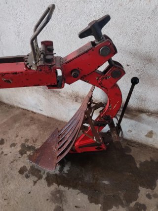 Arado japonés para motocultor