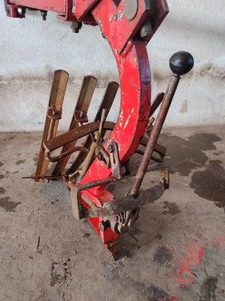 Arado japonés para motocultor