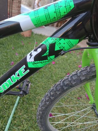 Bicicleta Montagna 24 Nera e Verde