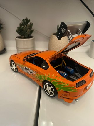 Toyota Supra “A Todo Gas” 1/18 Naranja