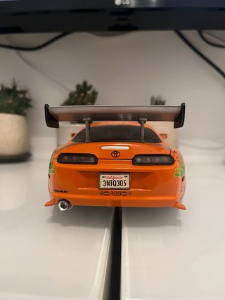 Toyota Supra “A Todo Gas” 1/18 Naranja