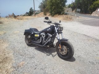 Harley Davidson Dyna FatBob Negra